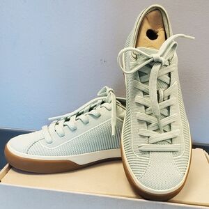 NEW Women's Rothy's SpearMint Green Sneakers Sz 6
